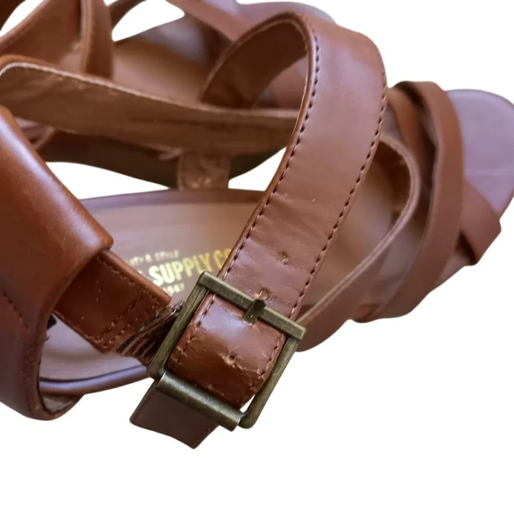 Mossimo Supply Co. Brown Faux Leather Platform Heeled Sandals - Size 7